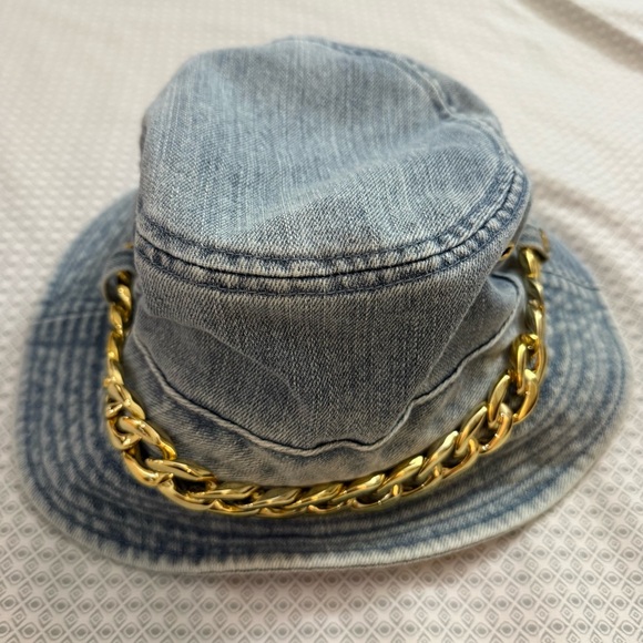 NWT Michael Kors Embellished Denim Bucket Hat SUNFDAE WASH - Picture 1 of 4